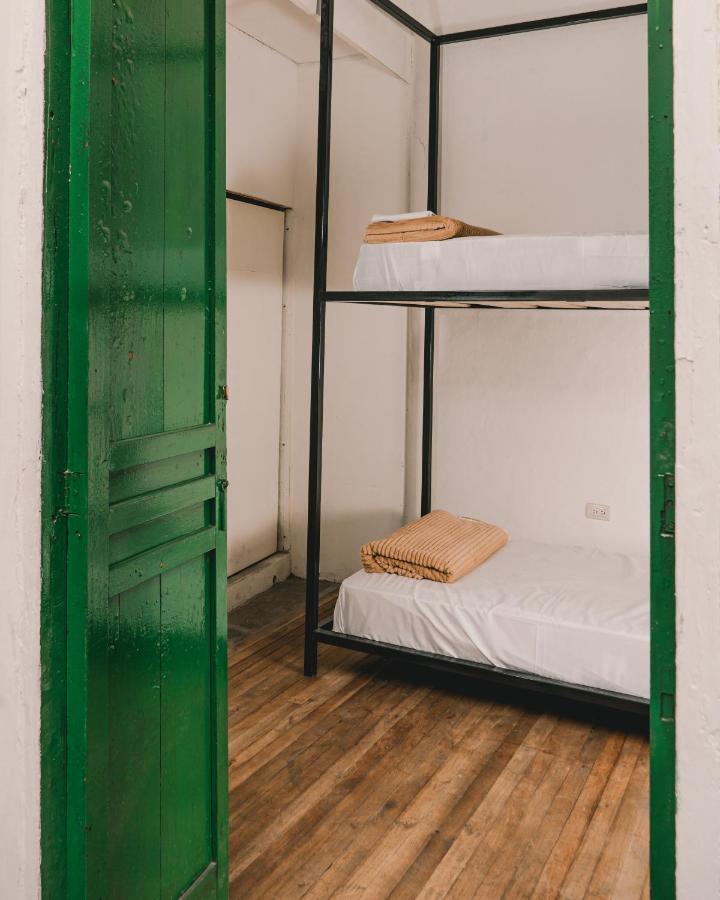 Wild Monkey Hostel Κουένκα Εξωτερικό φωτογραφία