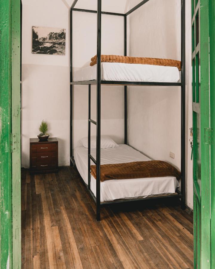 Wild Monkey Hostel Κουένκα Εξωτερικό φωτογραφία