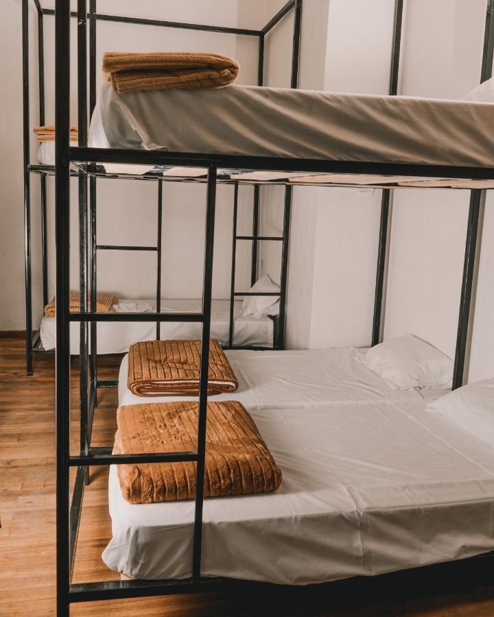 Wild Monkey Hostel Κουένκα Εξωτερικό φωτογραφία