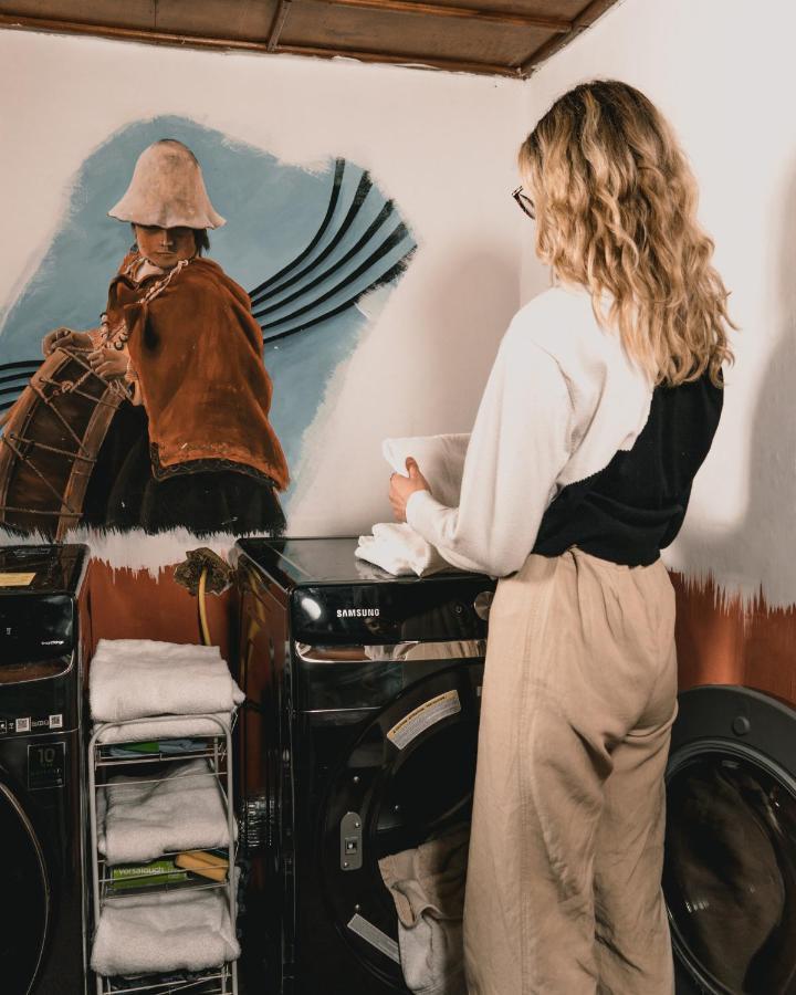 Wild Monkey Hostel Κουένκα Εξωτερικό φωτογραφία